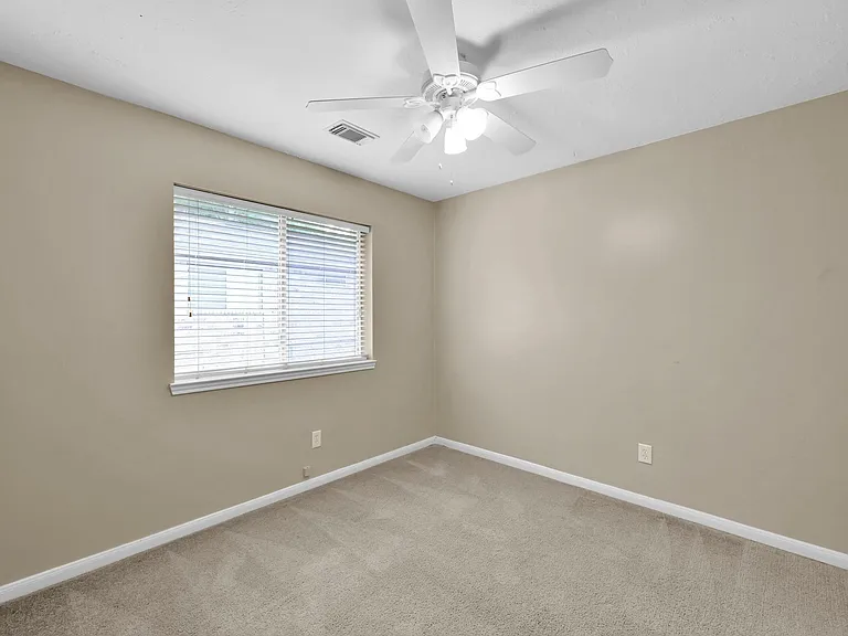 506 Paradise Ln — Photo 19