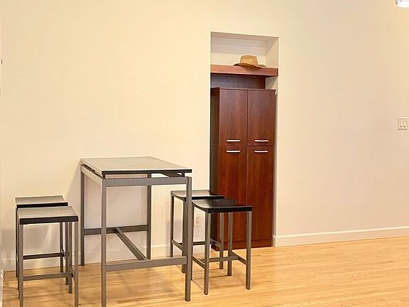 2nd image of 218 E 11th St APT 1A