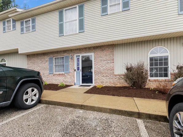 852 E Sherwood Hills Dr, Bloomington, IN 47401