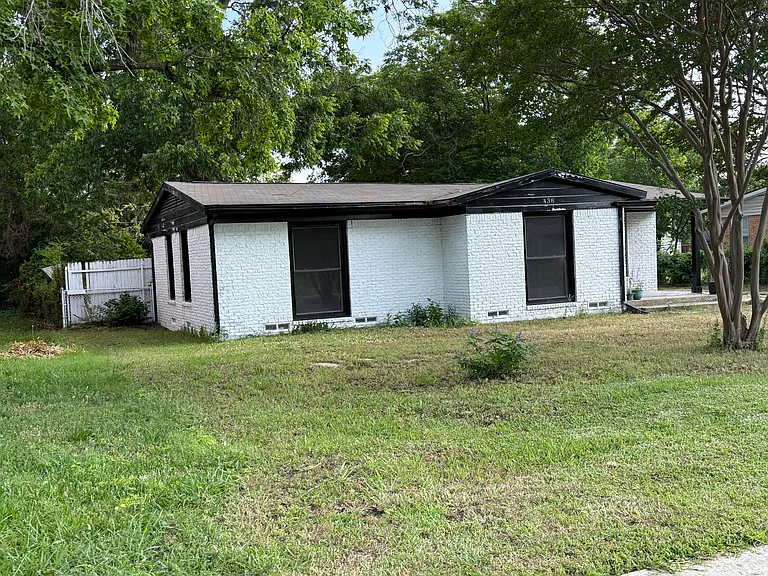 438 Pittman St — Photo 3