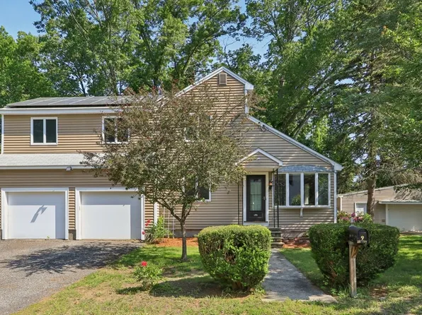 9 Edgewood St, Chelmsford, MA 01824