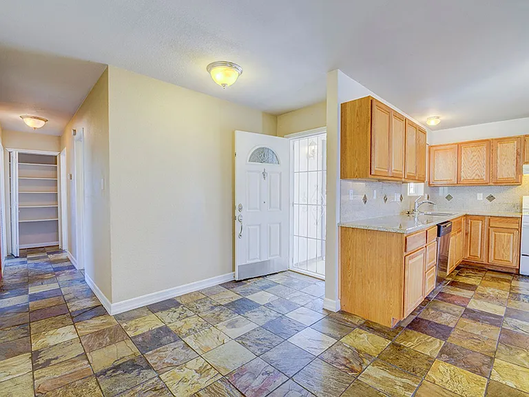 3990 Syracuse Dr — Photo 5