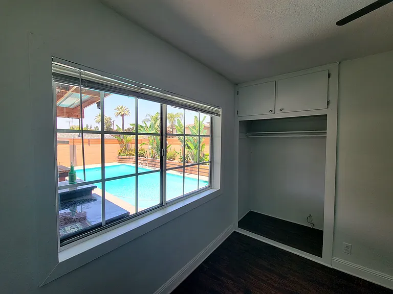 6263 N Traymore Ave — Photo 9