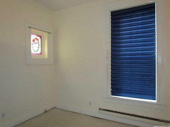 2nd image of 125 Edward St APT 1I