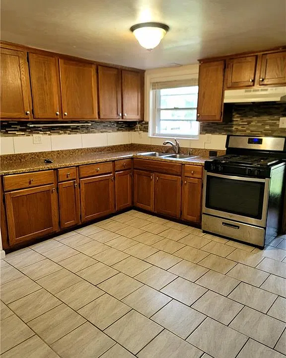 220 Robert Dr