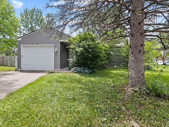 2nd image of 6627 Muirfield Way