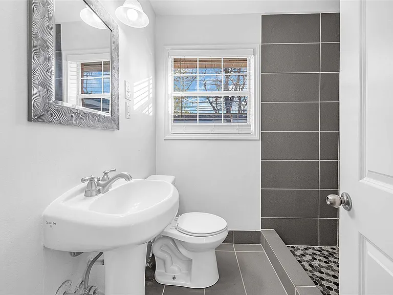 6014 Belarbor St — Photo 11