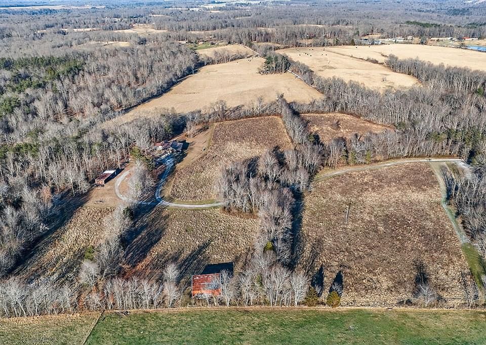 1st image of 40 Diamond Padgett Ln