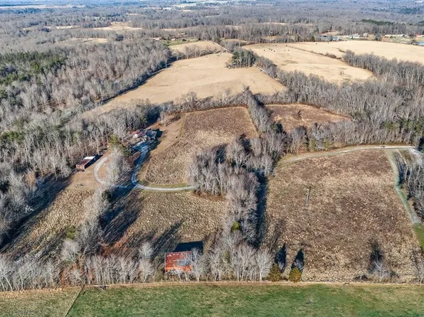 40 Diamond Padgett Ln, Monterey, TN 38574