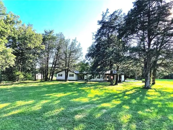 108 County Road 1102, Streetman, TX 75859