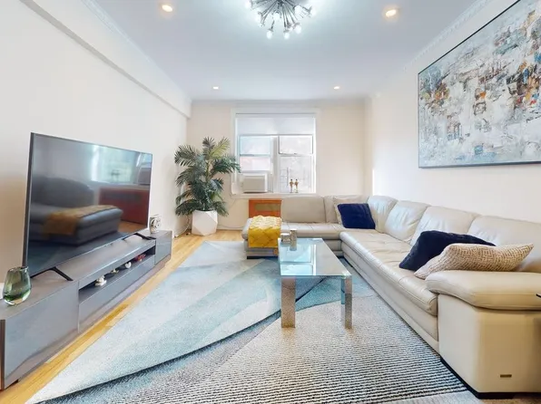 84-55 Daniels Street image 1 of 25