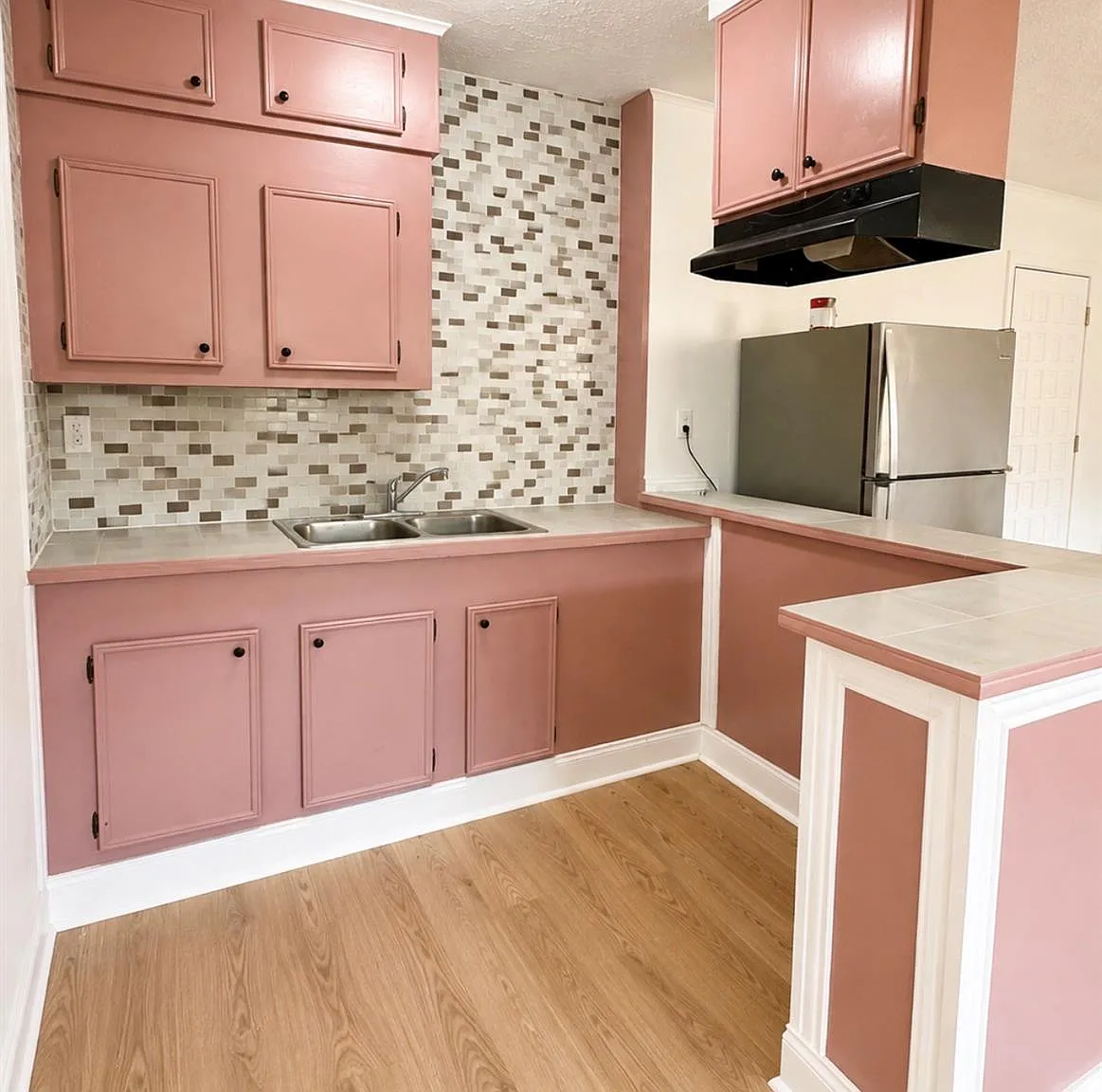 1 bed, 1.0 bath, 650 sqft, $1,000 — Photo 1