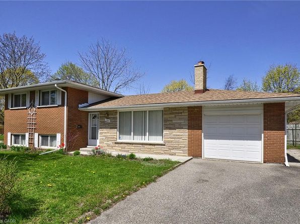 104 Milford Ave, Waterloo, ON N2L 3Z3