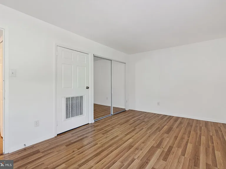 11260 Chestnut Grove Sq #139 — Photo 19