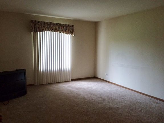 3rd image of 33661 N Royal Oak Ln APT 105