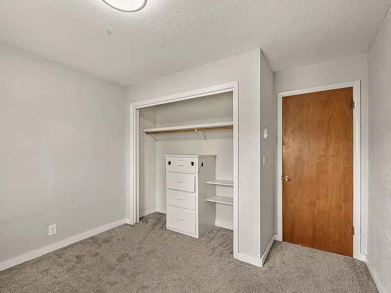 275 Park St — Photo 11