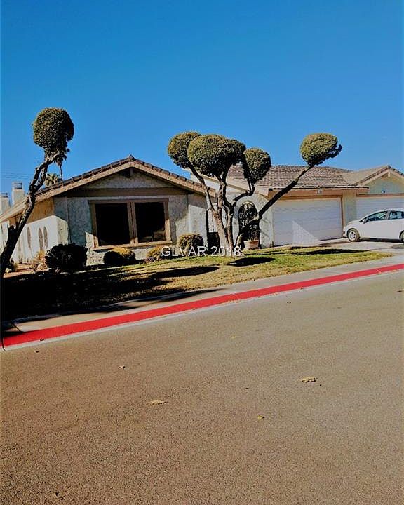 1st image of 700 Eastview Dr