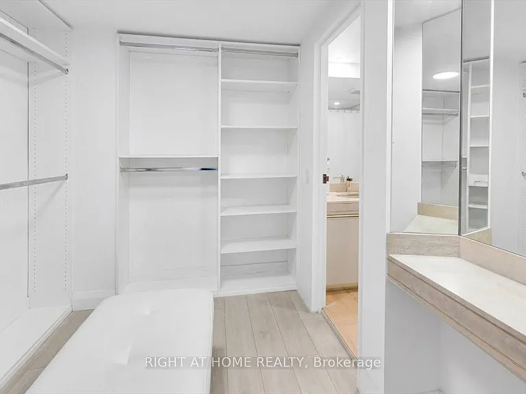 65 Harbour Sq #1304 — Photo 20