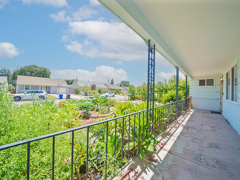 349 E Newman Ave #A — Photo 3