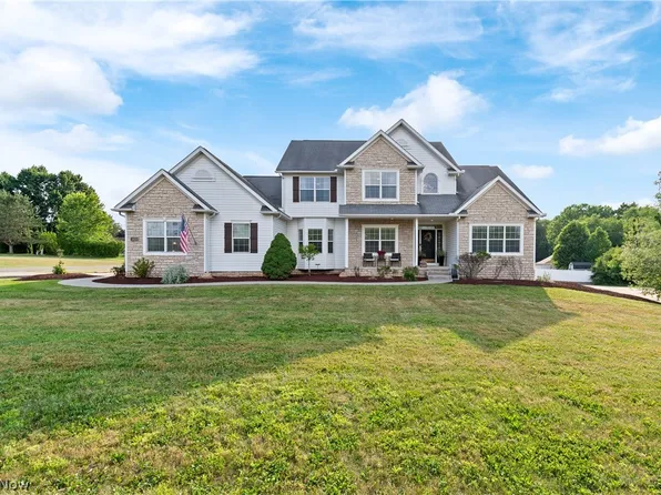 10689 Cleveland Ave NW, Uniontown, OH 44685