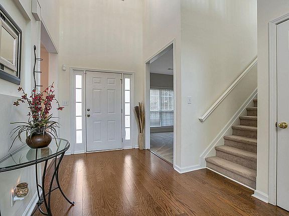 2nd image of 4108 Hunters Green Ln NE