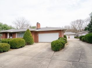 415 Willow Dr SE, Warren, OH 44484