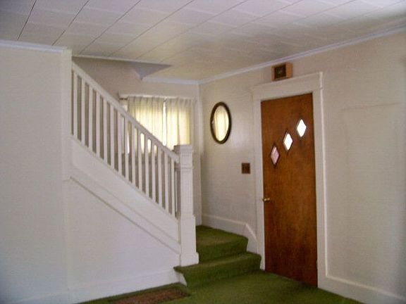 5th image of 794 Oak Grove Ave