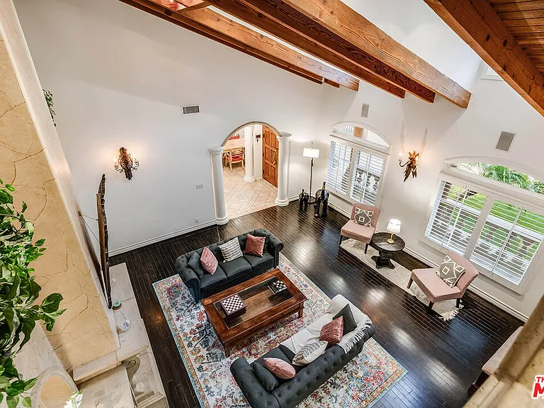 4063 Benedict Canyon Dr — Photo 38