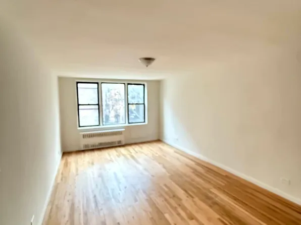 83-30 Vietor Avenue image 1 of 6