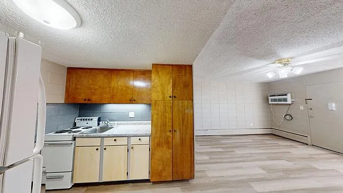 900 Summit Blvd #23