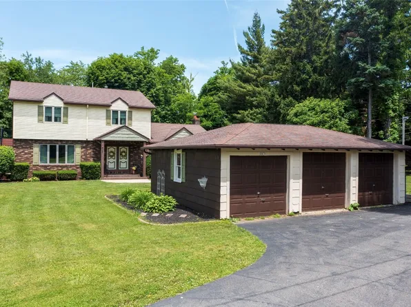 8410 Windsor Beach Ct, Erie, PA 16511