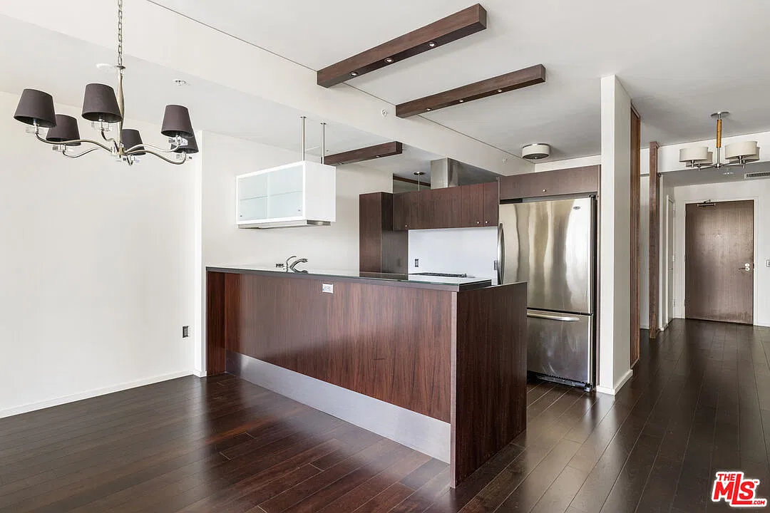 2 bed, 2.0 bath, 1160 sqft, $3,700 — Photo 1
