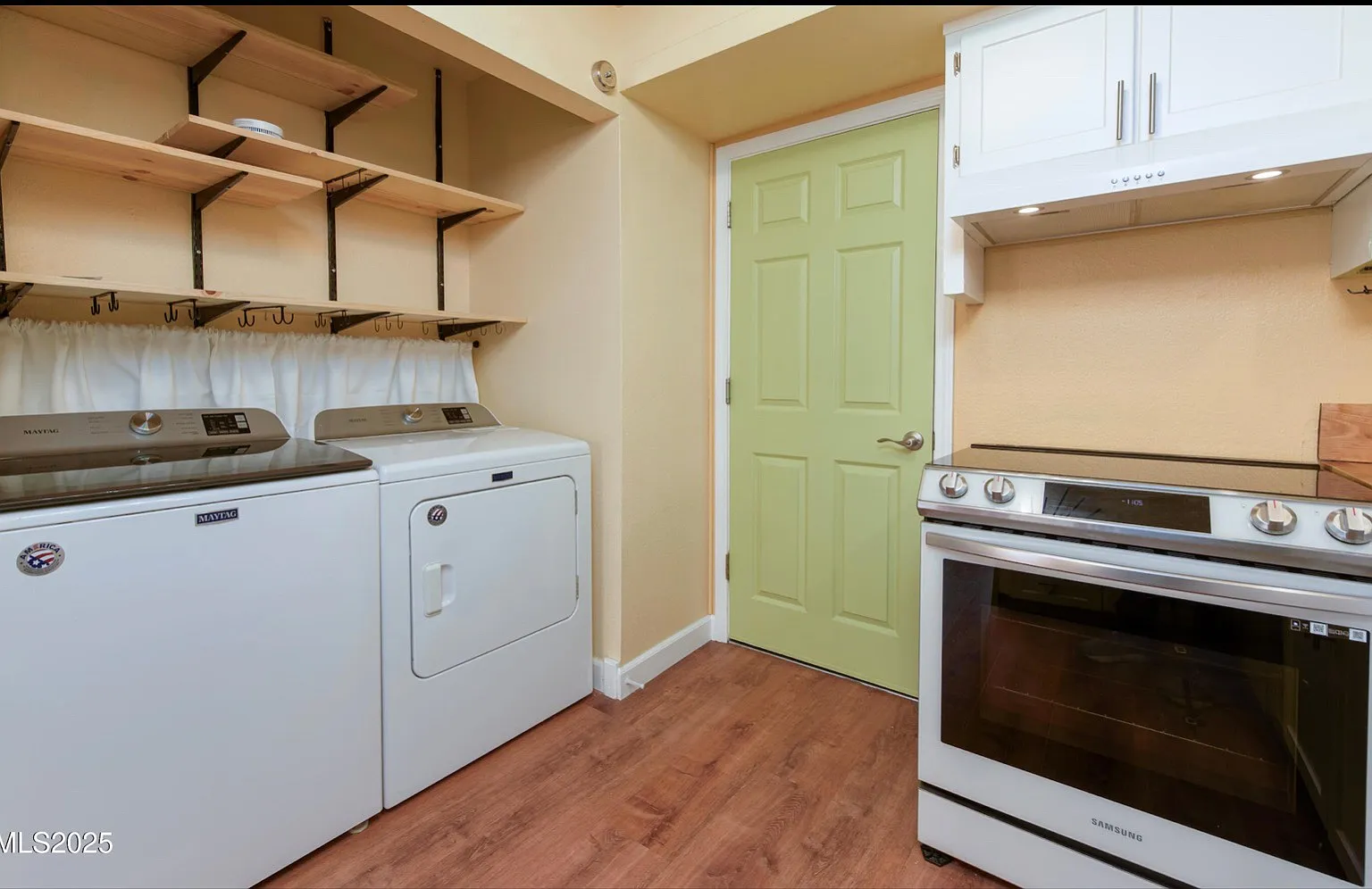 3 bed, 2.5 bath, 1221 sqft, $2,150 — Photo 4