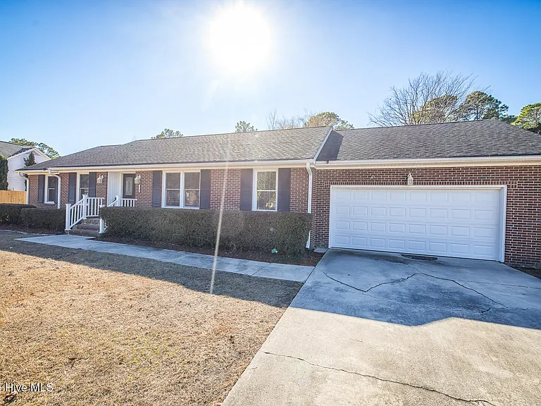310 R L Honeycutt Dr — Photo 1