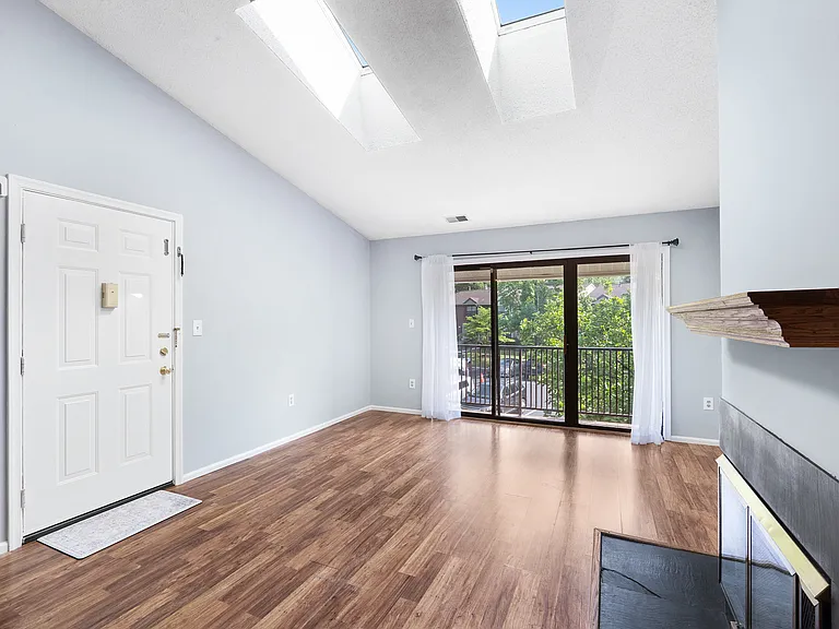 189 Irving Pl #189 — Photo 7