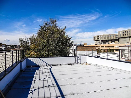 Rented by EXR | media 58