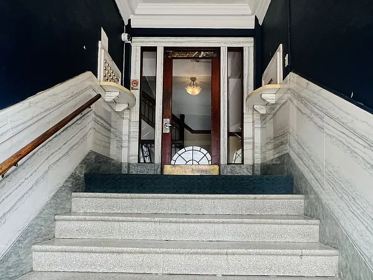 RH Blackstone — Photo 17