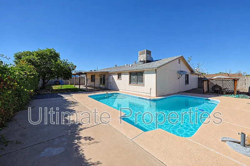 4 bed, 2.0 bath, 1534 sqft, $2,900 — Photo 1