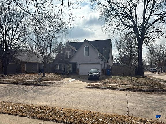 2nd image of 317 W Raleigh Pl