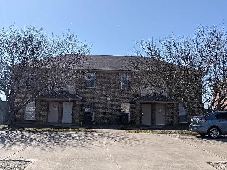 1200 Industrial Blvd #B — Photo 9