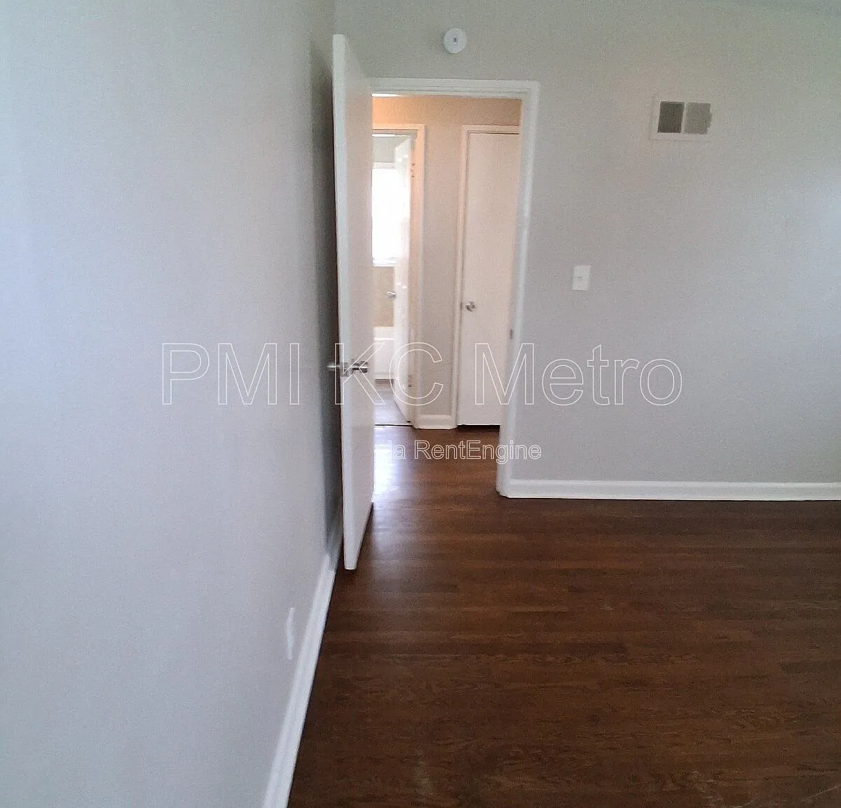 2 bed, 1.0 bath, 850 sqft, $925 — Photo 3