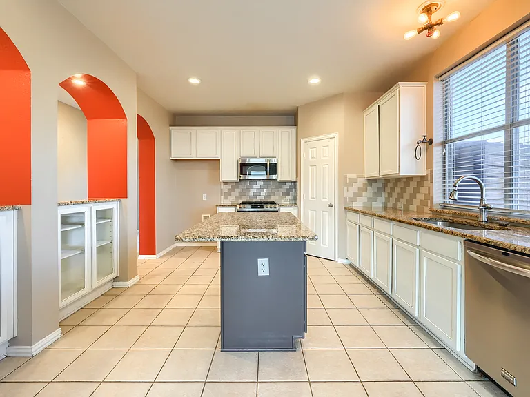 1808 Giddings Ct — Photo 26