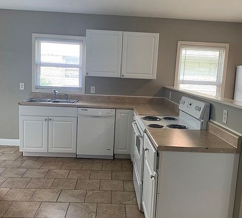 4th image of 717 Berkley Rd