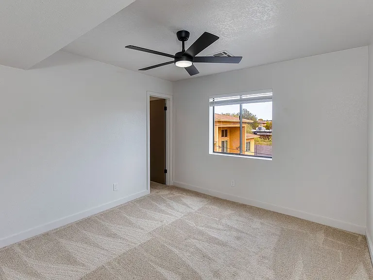 2bedroom 1.5 bathroom — Photo 15