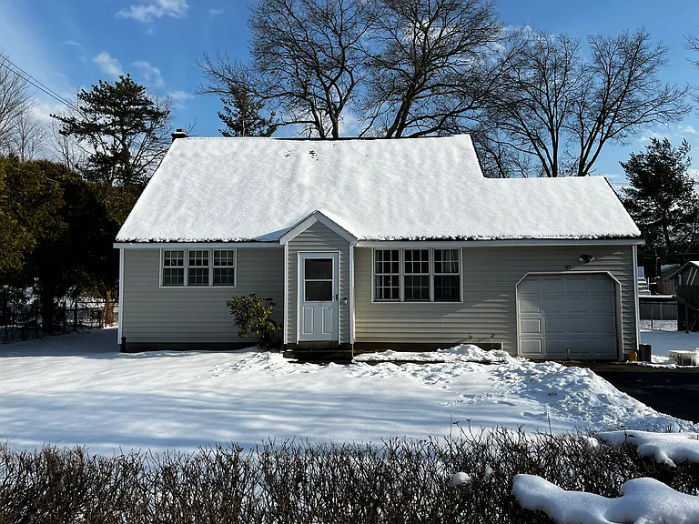 97 Locust Park — Photo 39
