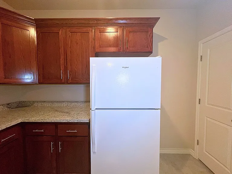 2904 E Lyon St — Photo 30