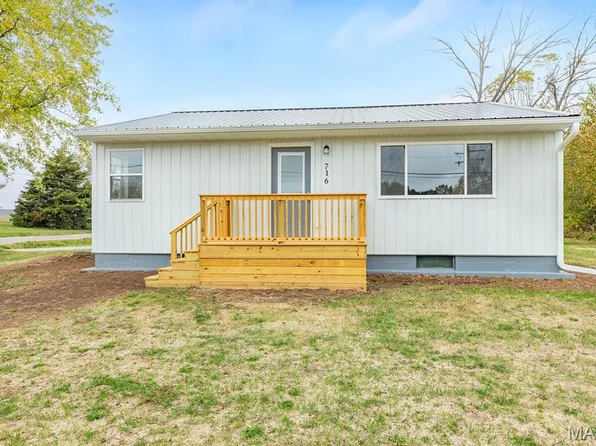 716 S Hickory St, Bunker Hill, IL 62014