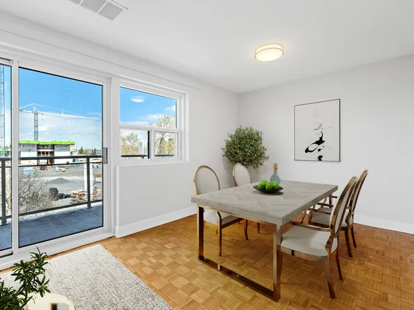 237 Bath Rd, Kingston, ON K7M 2X8