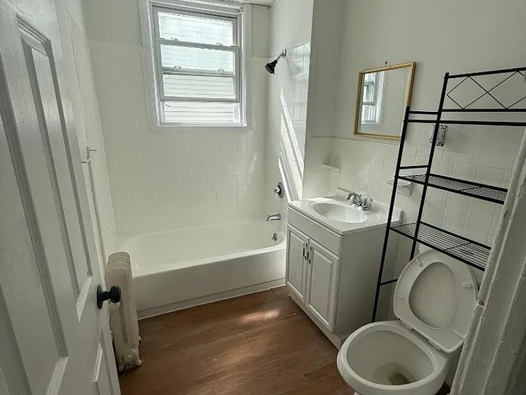 14 Belmont Ter #2R — Photo 3