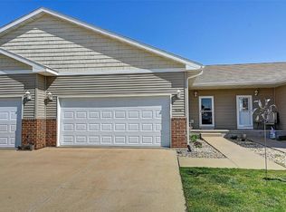 3810 Lakeview Dr SW, Cedar Rapids, IA 52404